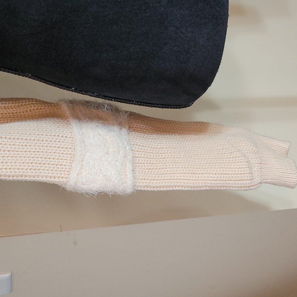 Sexy Cropped sweater! - Picture 3 of 5